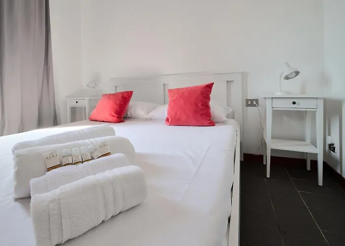 Xenia Apartments - Rustic And Cozy Apartment In Navigli